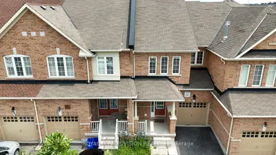 Att/Row/Townhouse in Milton