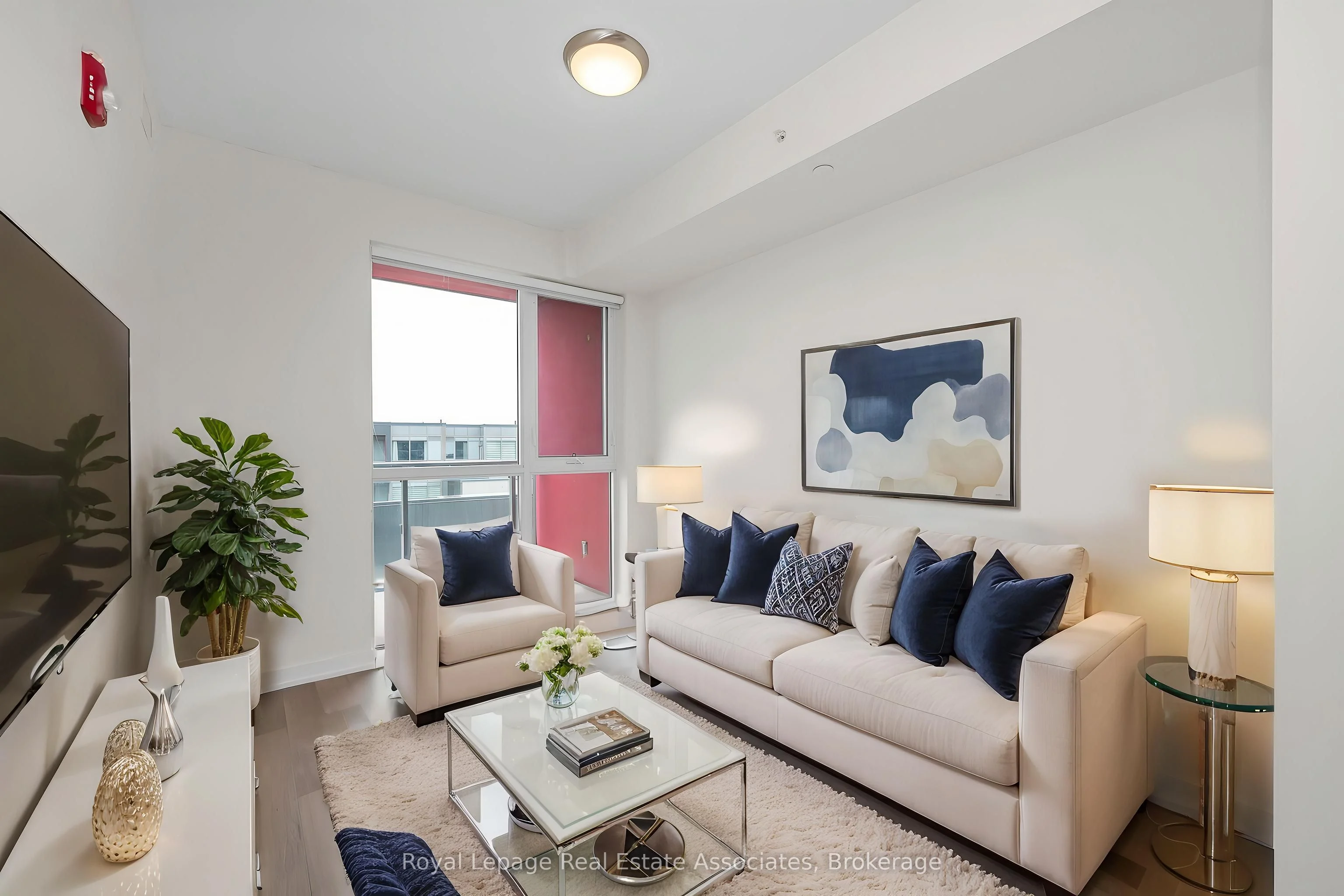5240 Dundas Street B412, Burlington, ON L7L 0J6