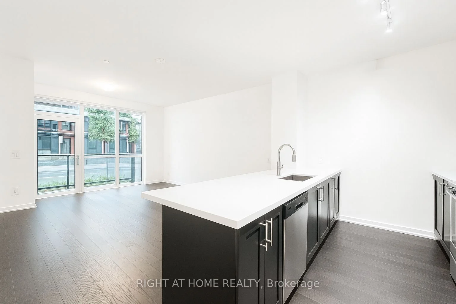 4055 Parkside Drive TH15, Mississauga, ON L5B 0K8