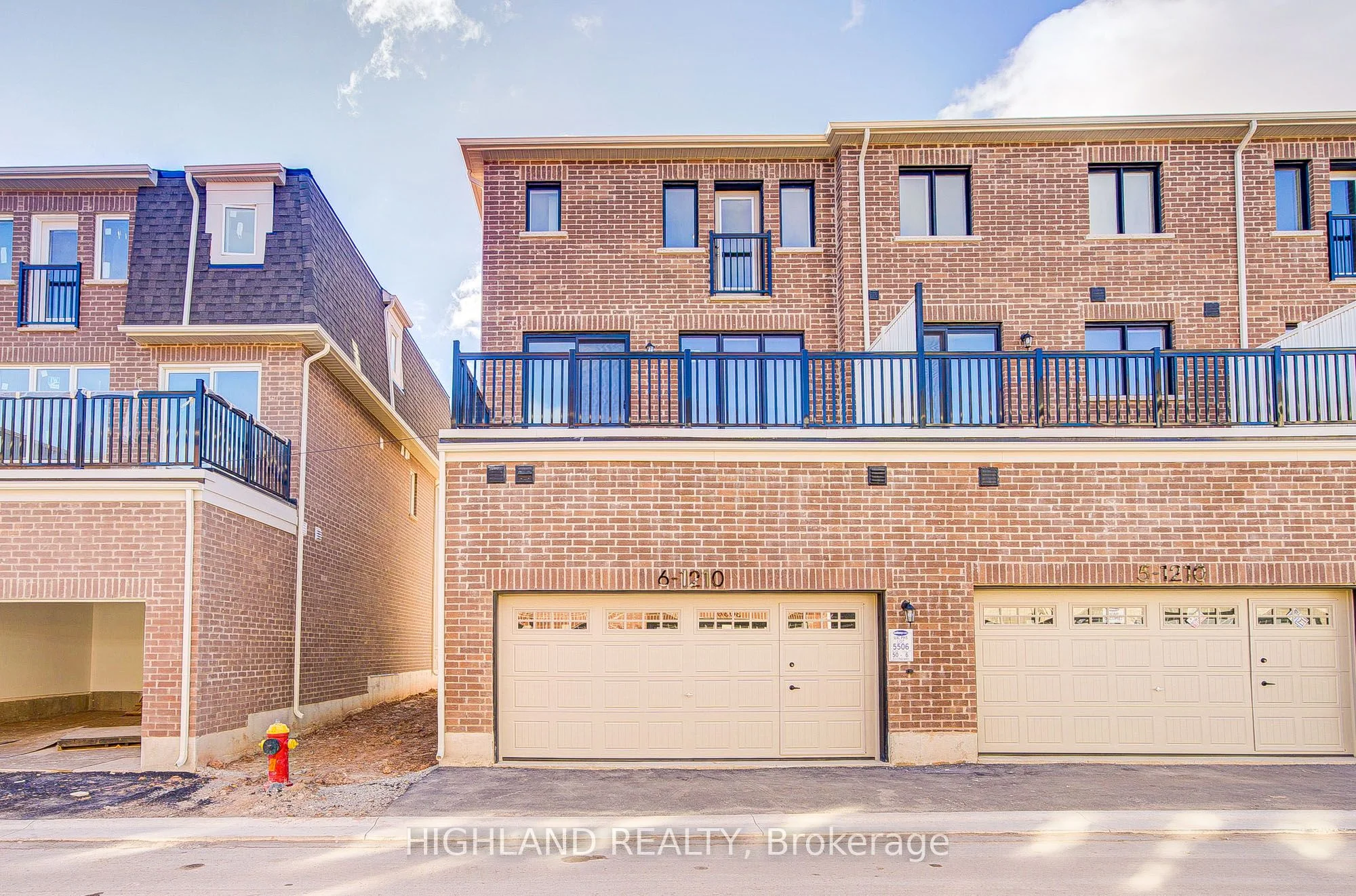 1210 Poppy Gardens 6, Oakville, ON L6H 7Y2
