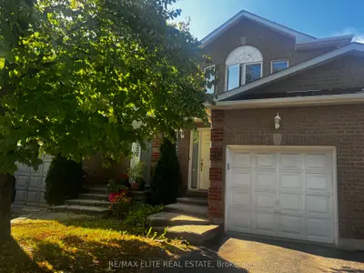 Condo Townhouse in Oakville