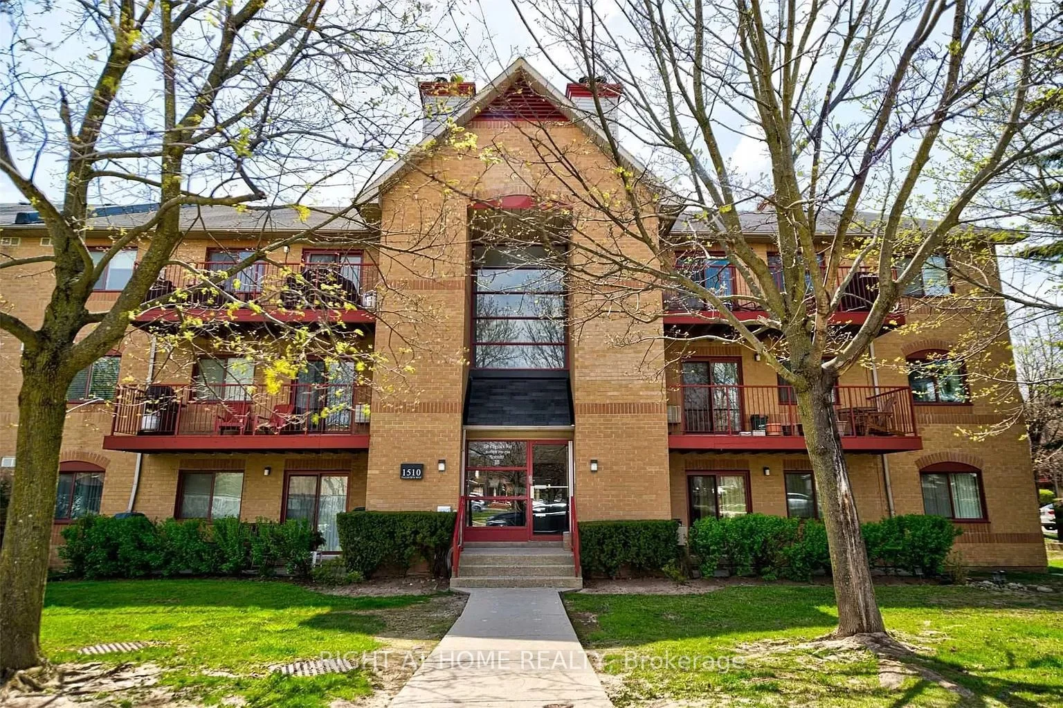 1510 Pilgrims Way 724, Oakville, On L6m 3h1