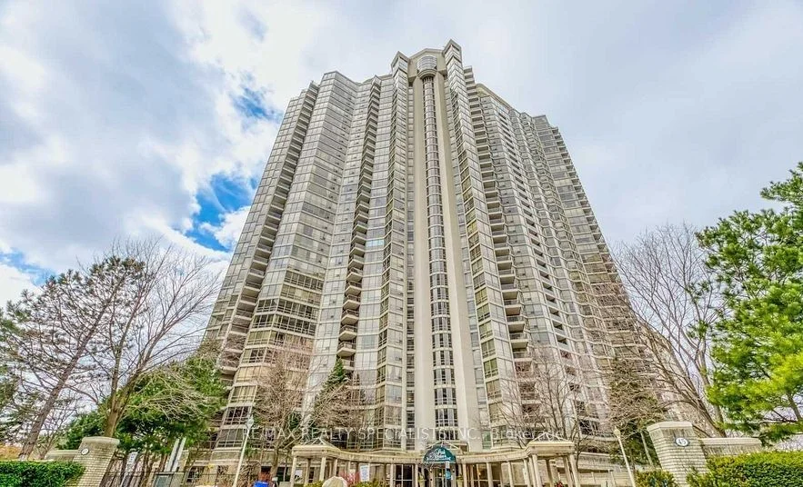 45 Kingsbridge Garden Circle 705, Mississauga, ON L5R 3K4