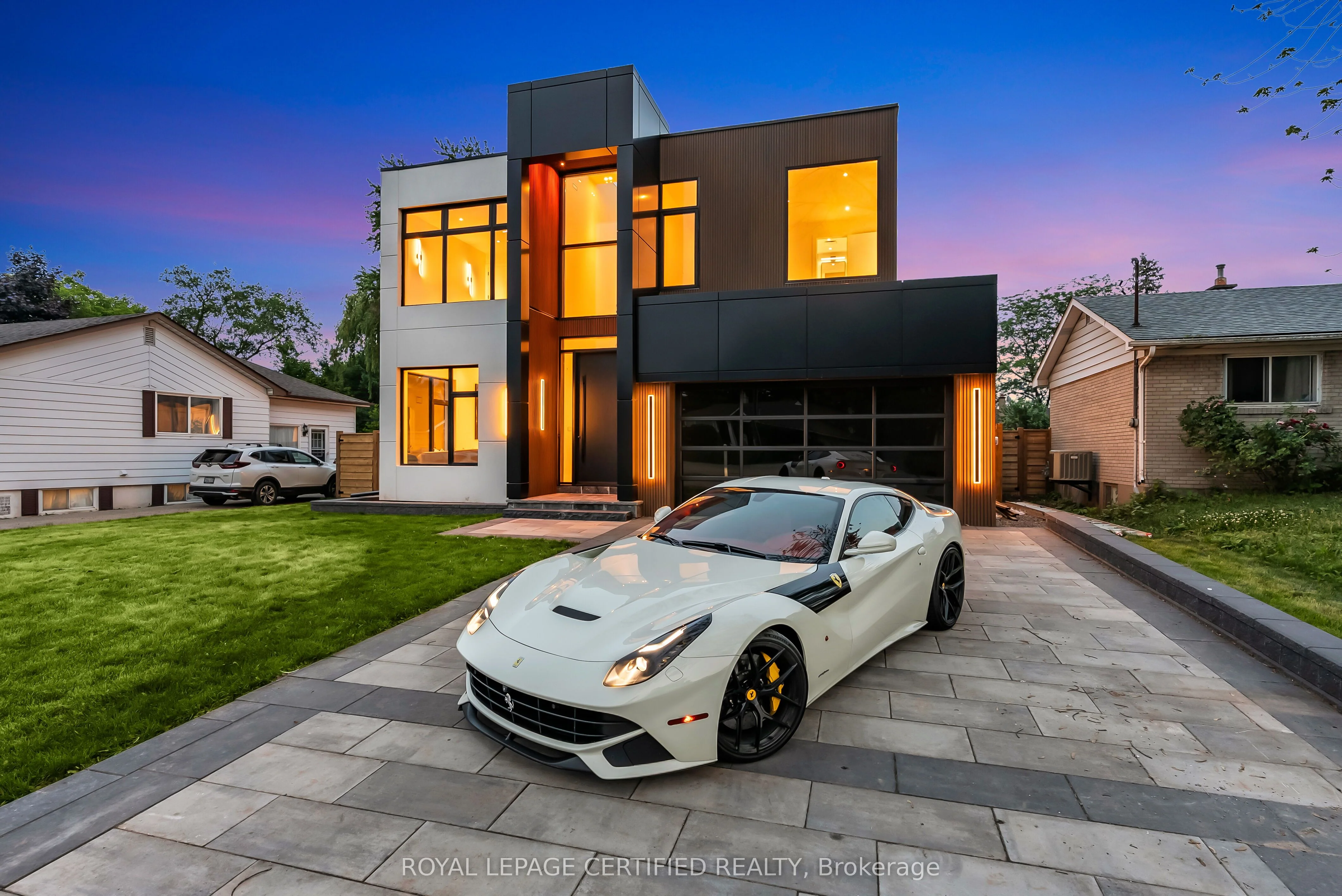 Detached in Oakville