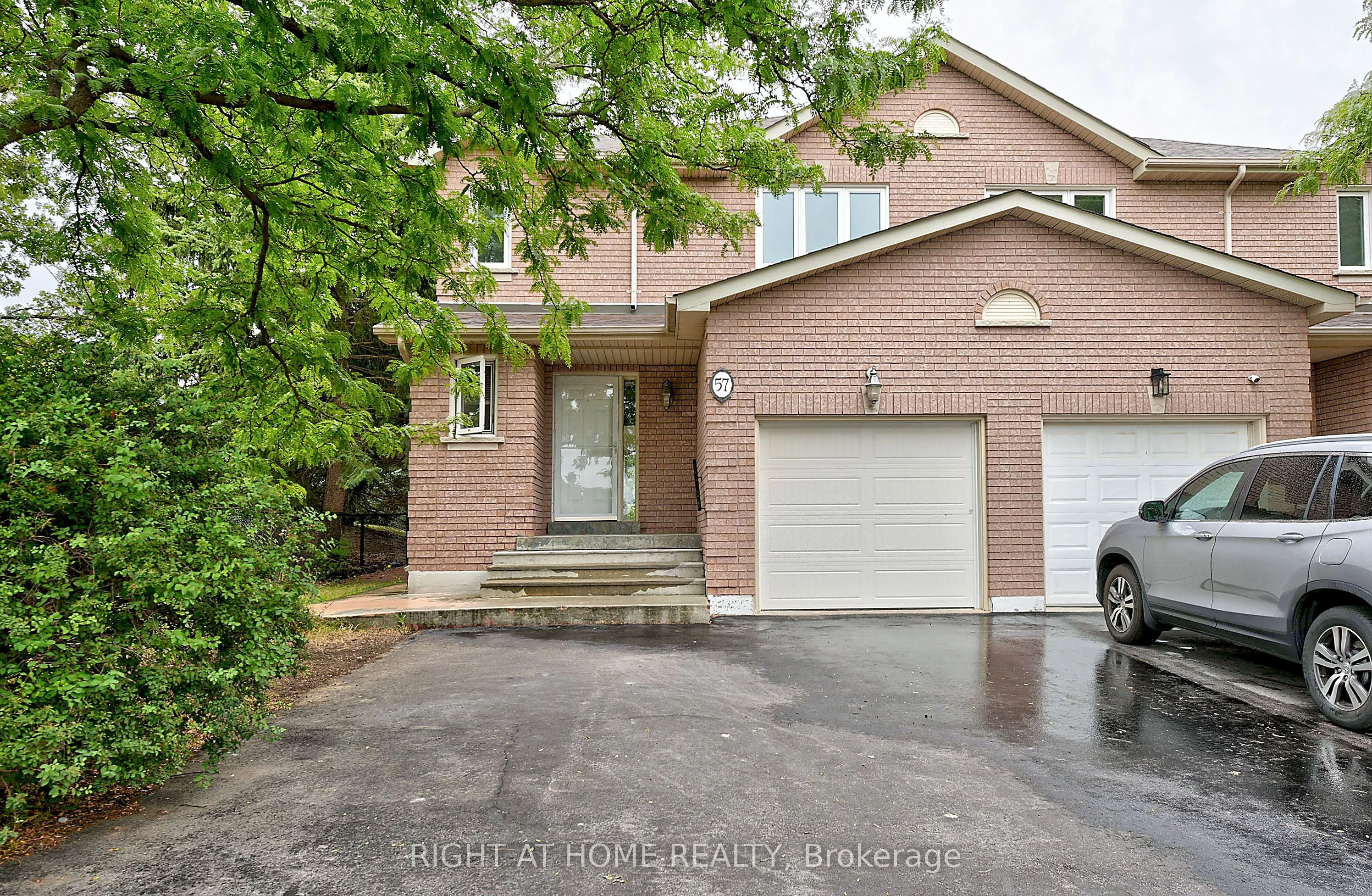 Semi-Detached in Oakville