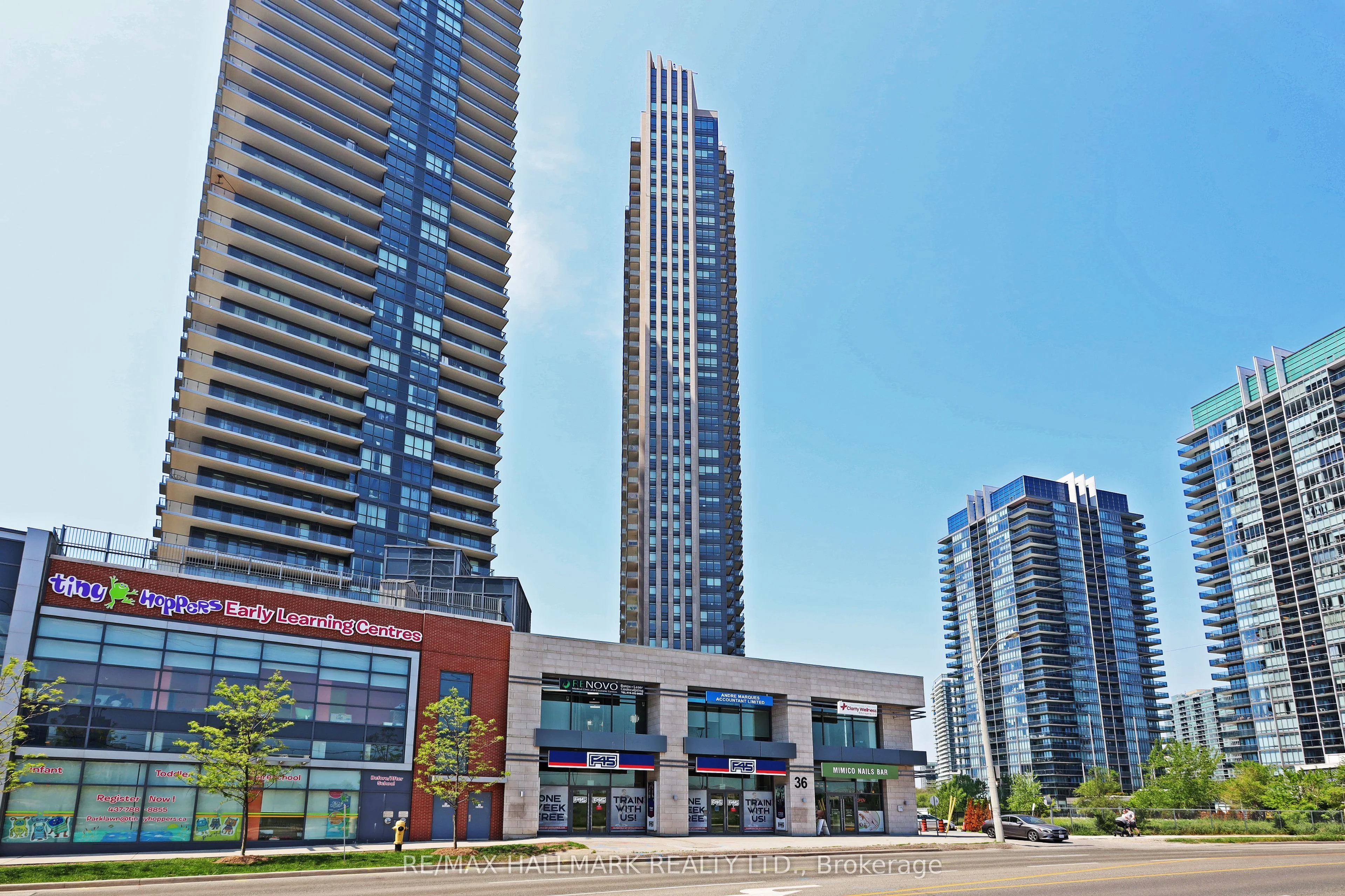 36 Park Lawn Road 1909, Toronto W06, On M8v 0e5
