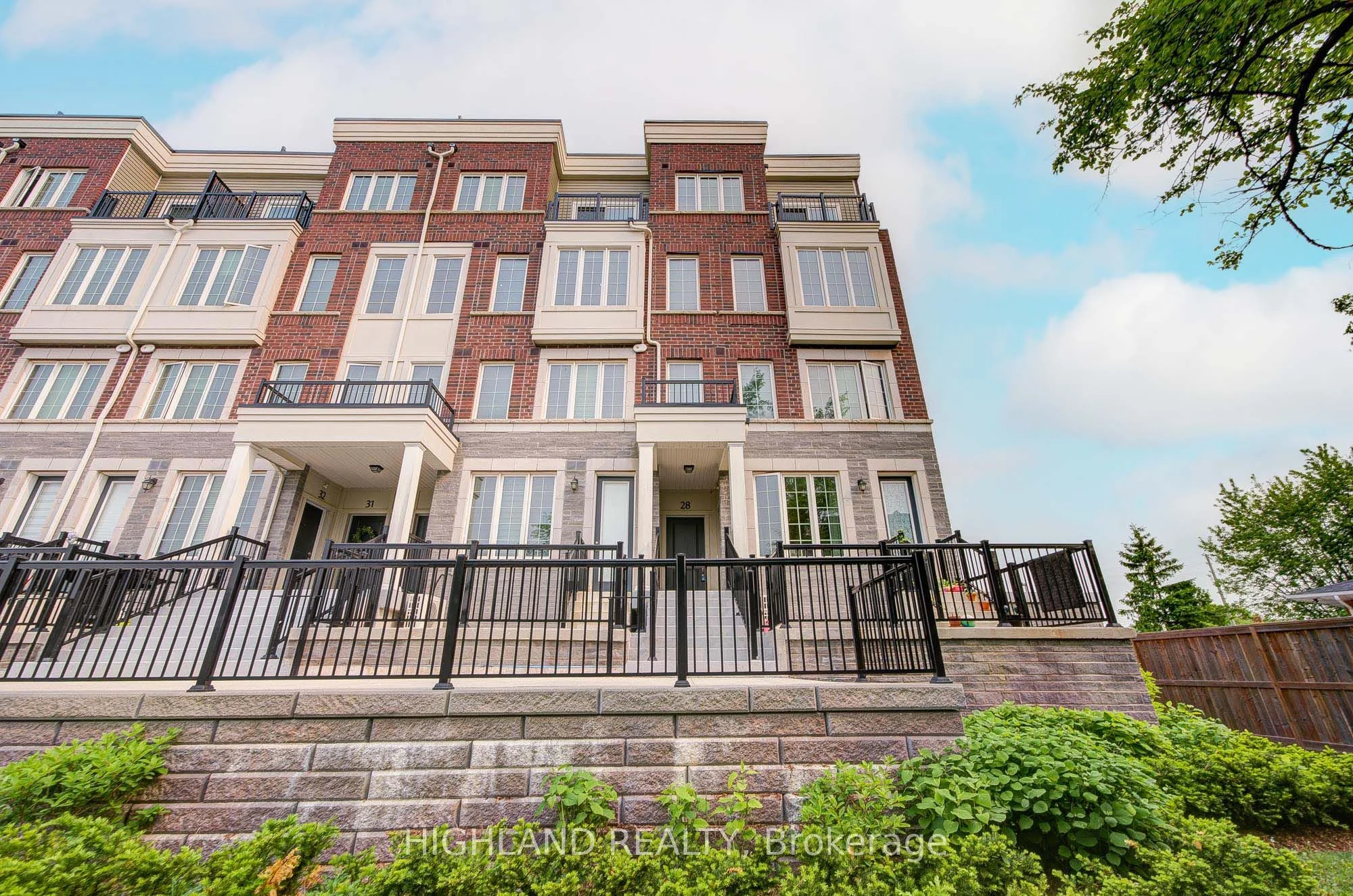 Condo Townhouse in Oakville