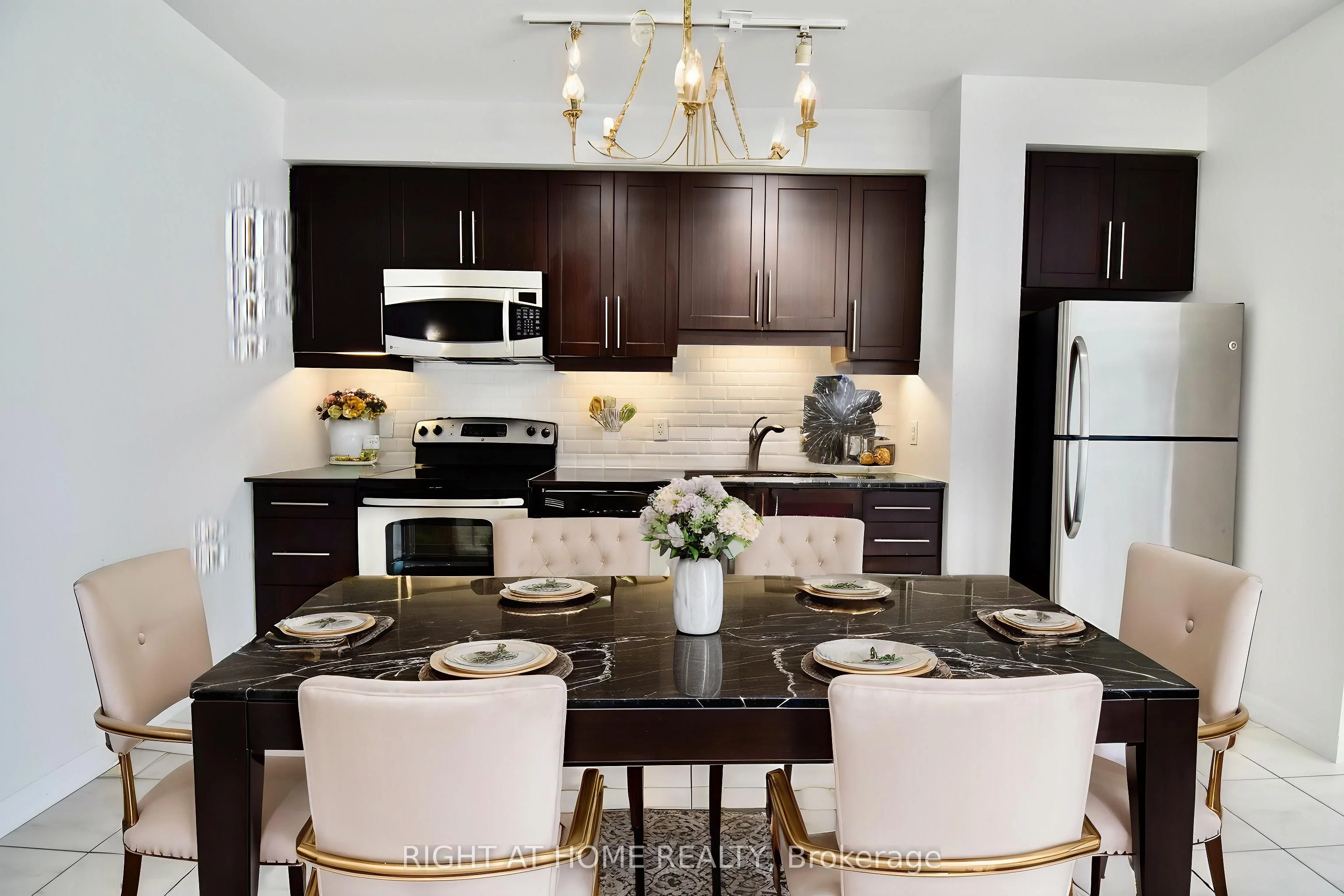 223 Webb Drive 2110, Mississauga, ON L5B 0E8