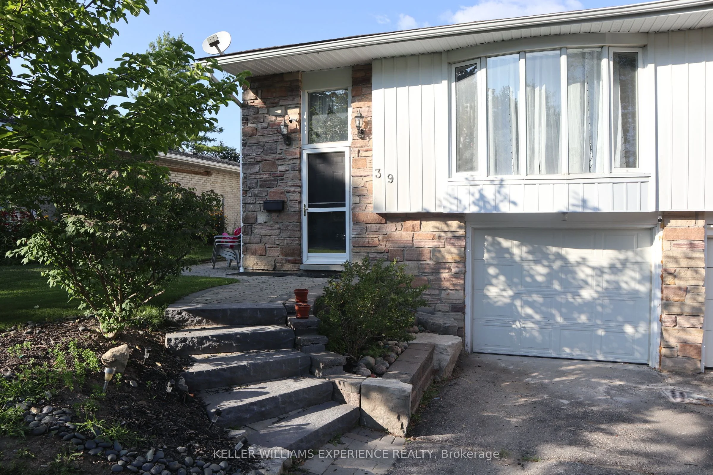 39 Erindale Avenue Lower, Orangeville, ON L9W 2V8