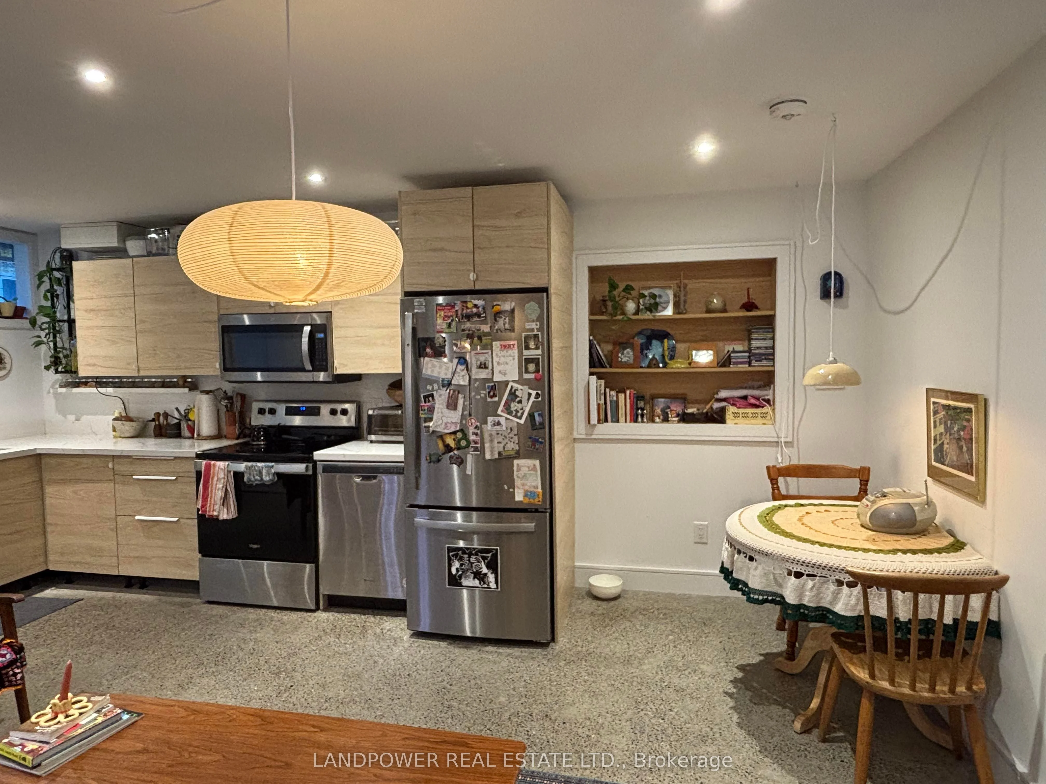 10 Neepawa Avenue Lower, Toronto W01, ON M6R 1V2