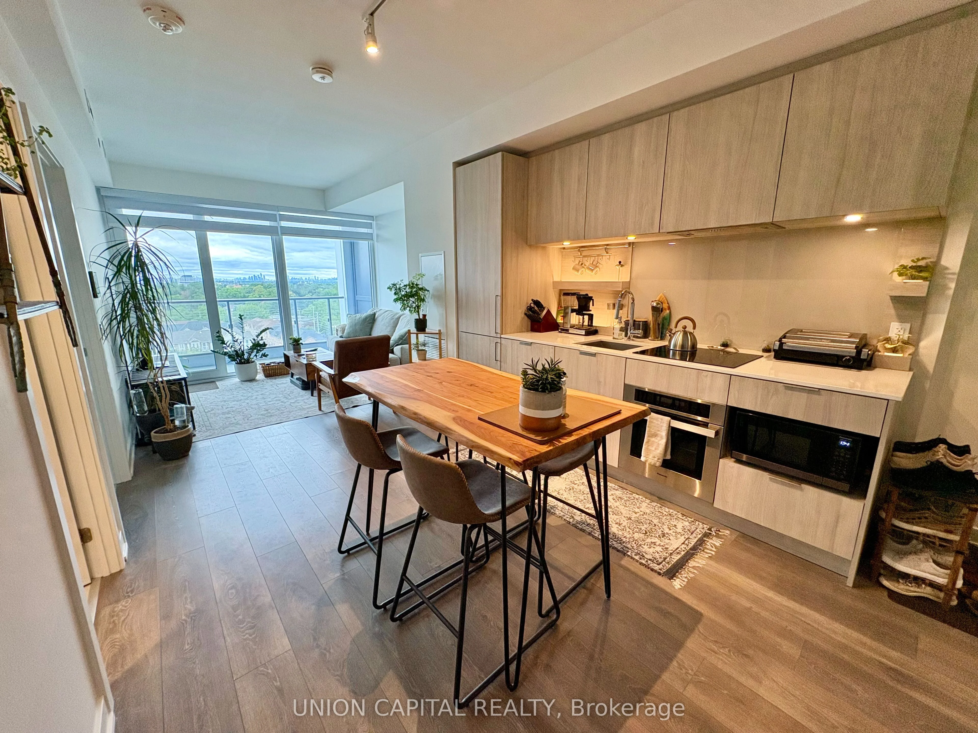 28 Ann Street 901, Mississauga, On L5g 3g1