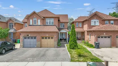 Semi-Detached in Mississauga