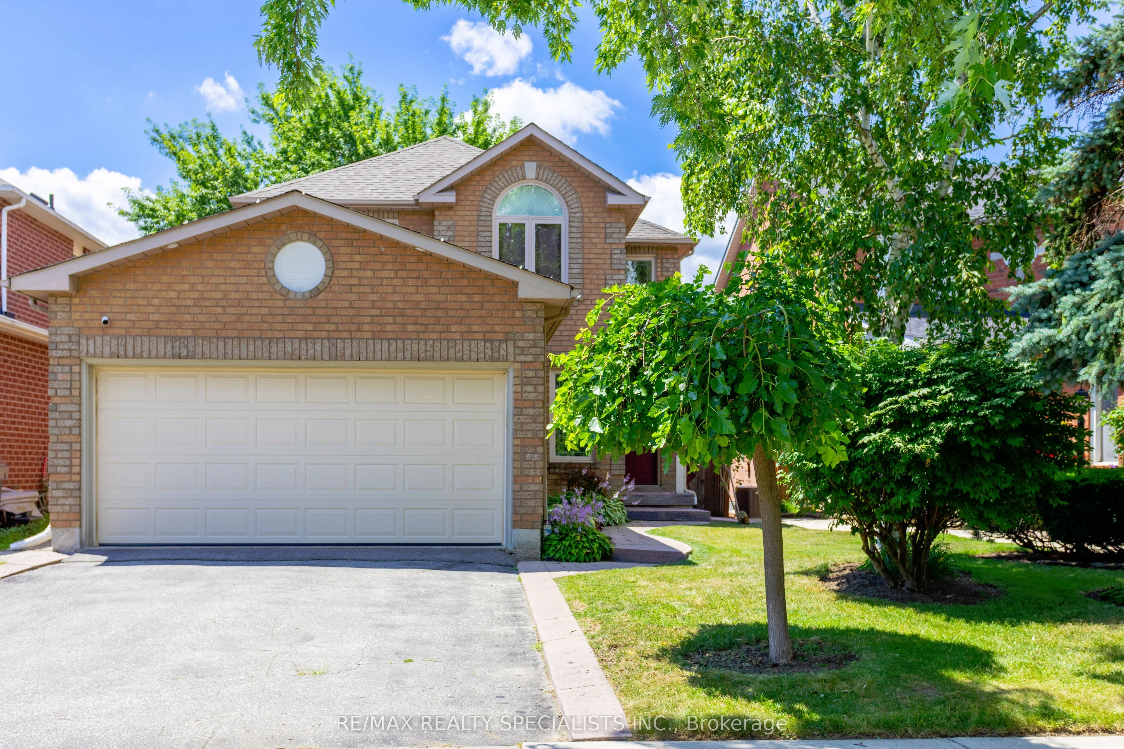 3872 Periwinkle Crescent, Mississauga, ON L5N 6W7