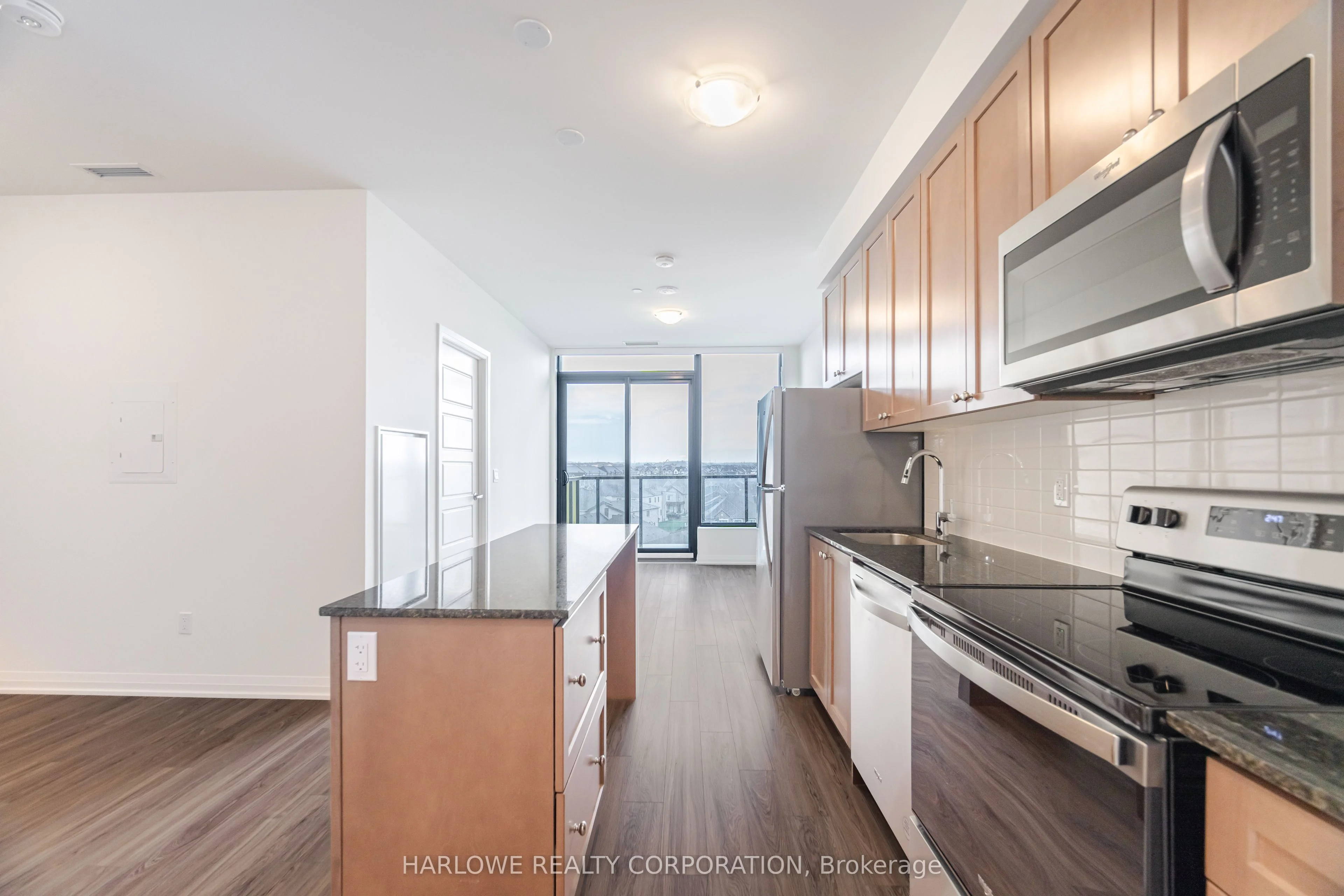 3006 William Cutmore Boulevard 613, Oakville, ON L6H 8A4