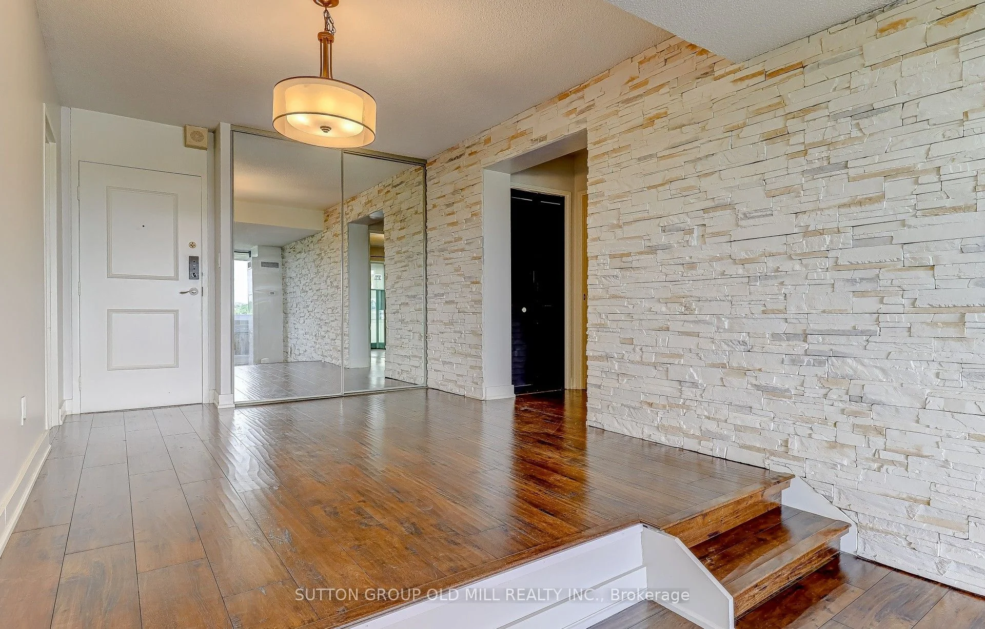 250 Scarlett Road 807, Toronto W03, On M6n 4x5