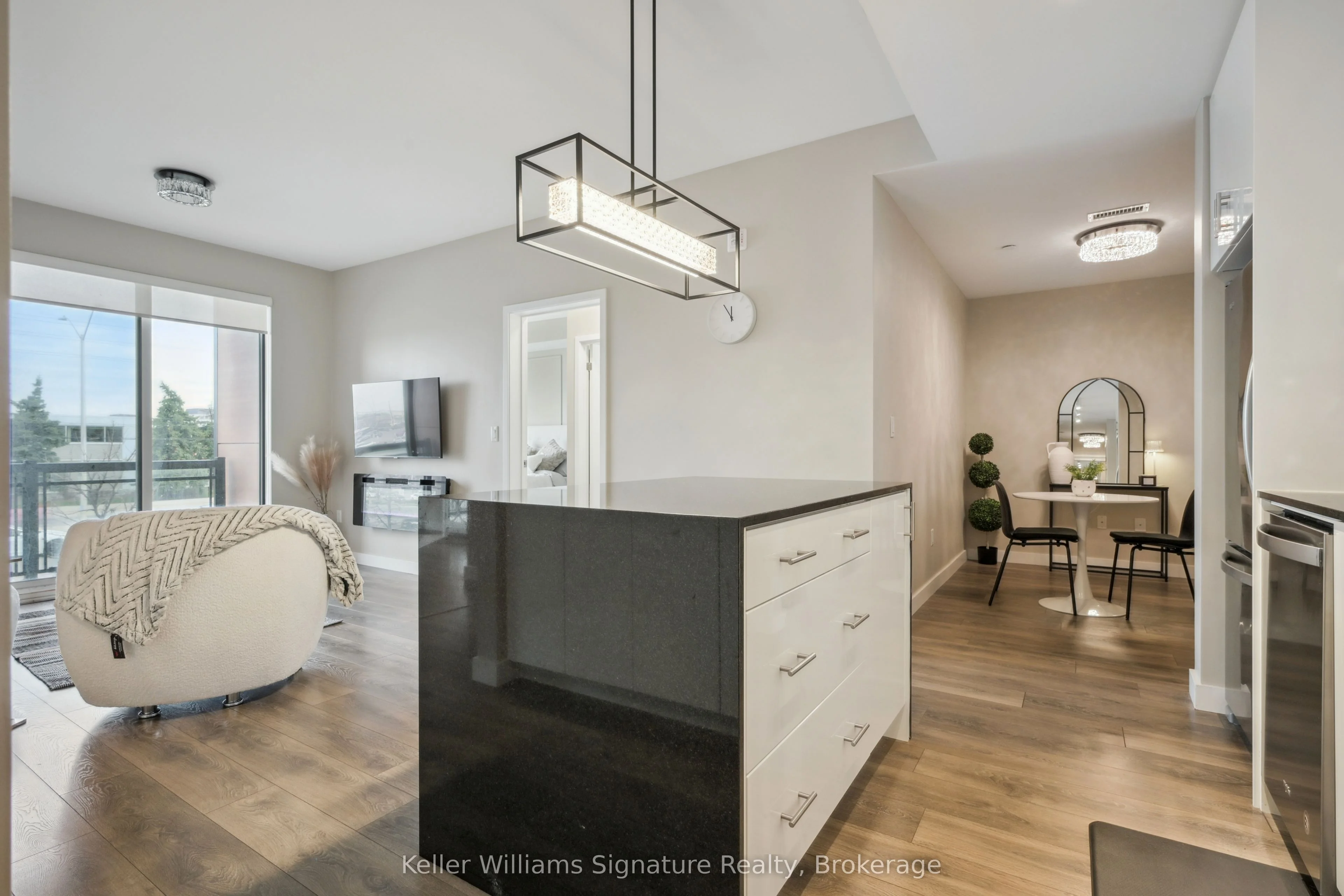168 Sabina Drive 219, Oakville, On L6h 0w5