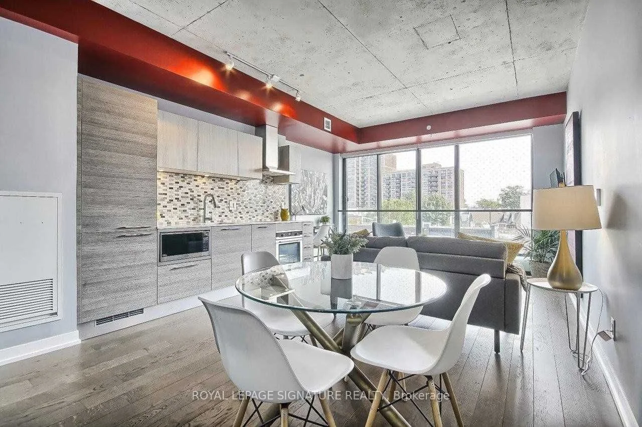 530 Indian Grove 409, Toronto W02, ON M6P 2J2