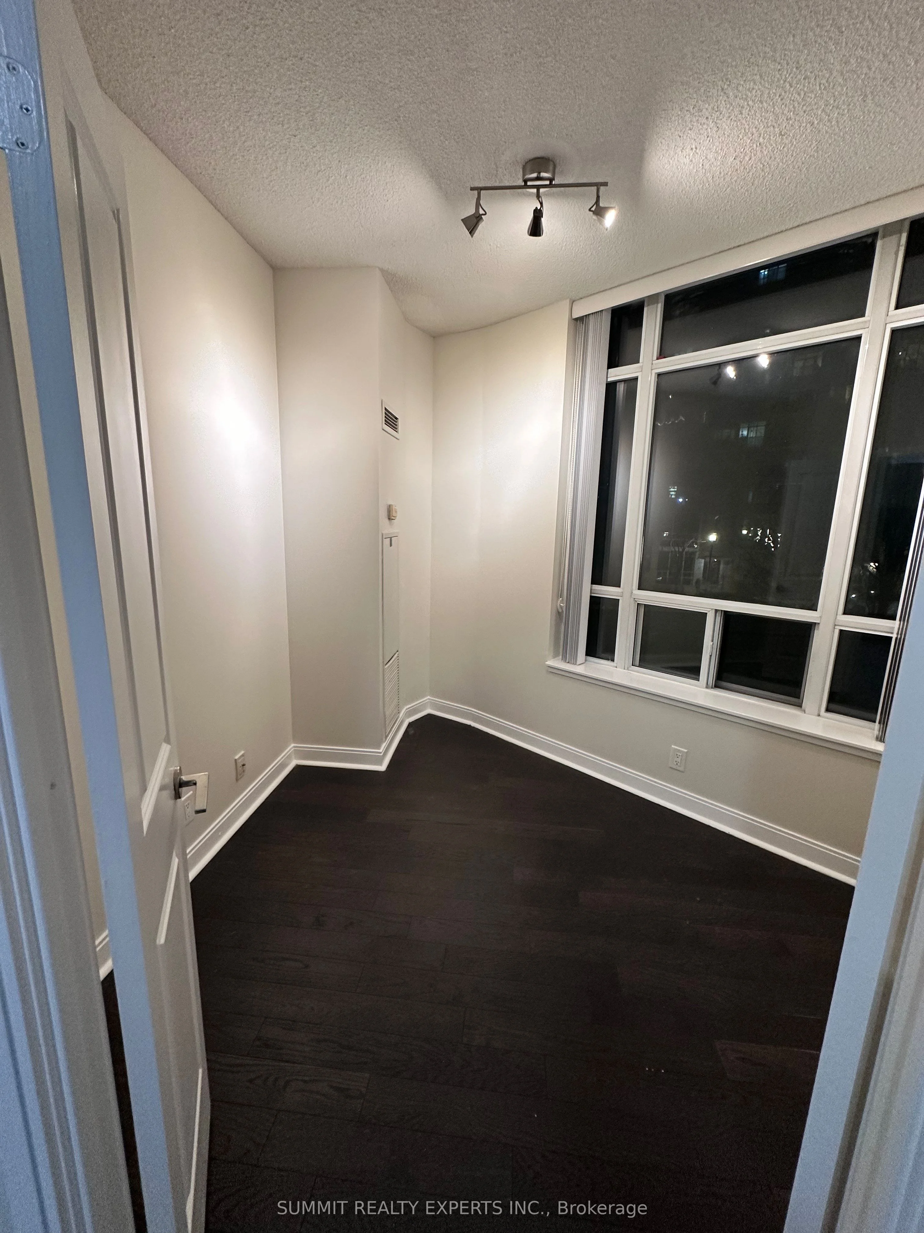 80 Absolute Avenue 205, Mississauga, ON L4Z 0A5
