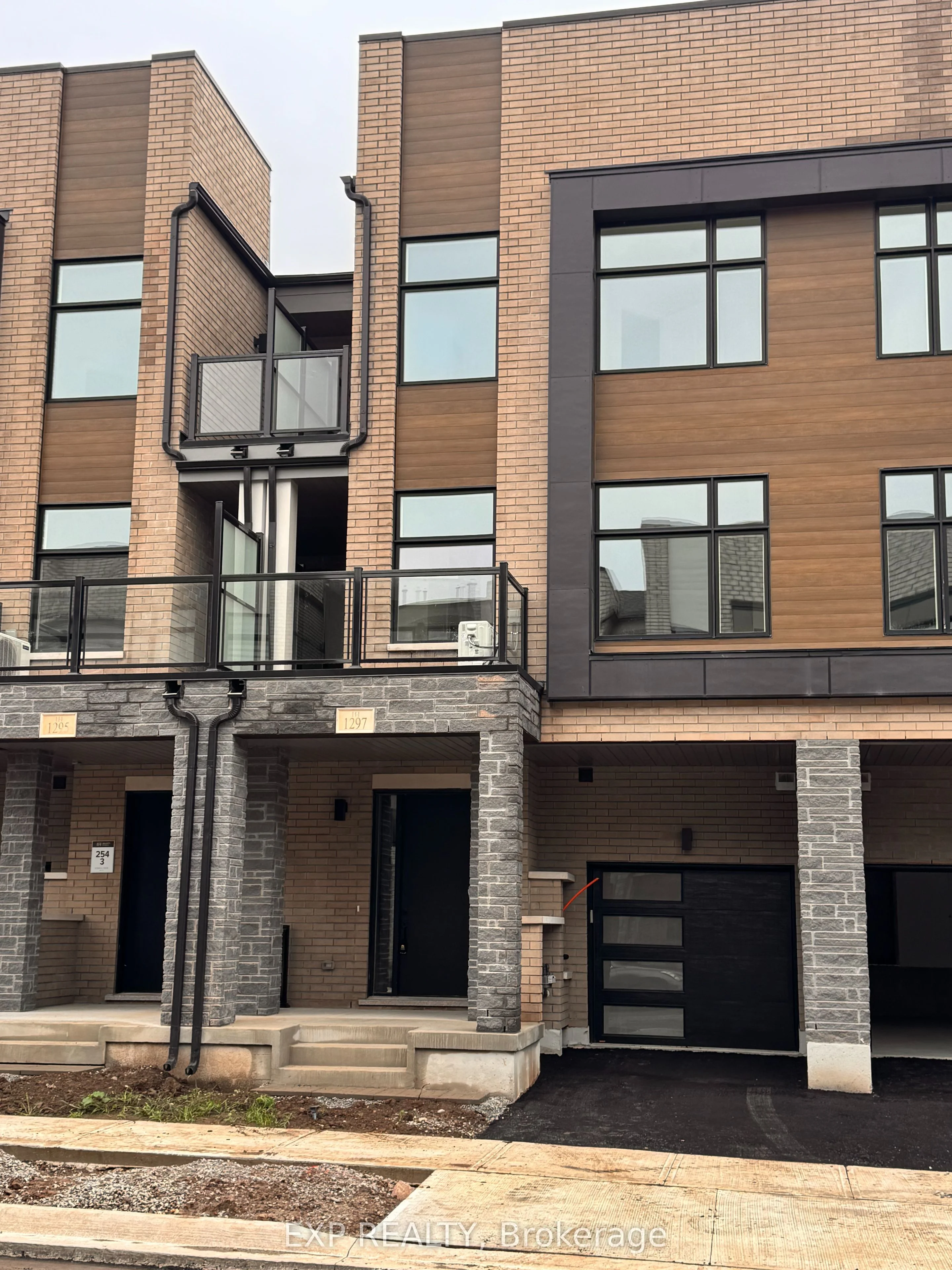 1297 Dempster Lane, Oakville, ON L6H 7Z2