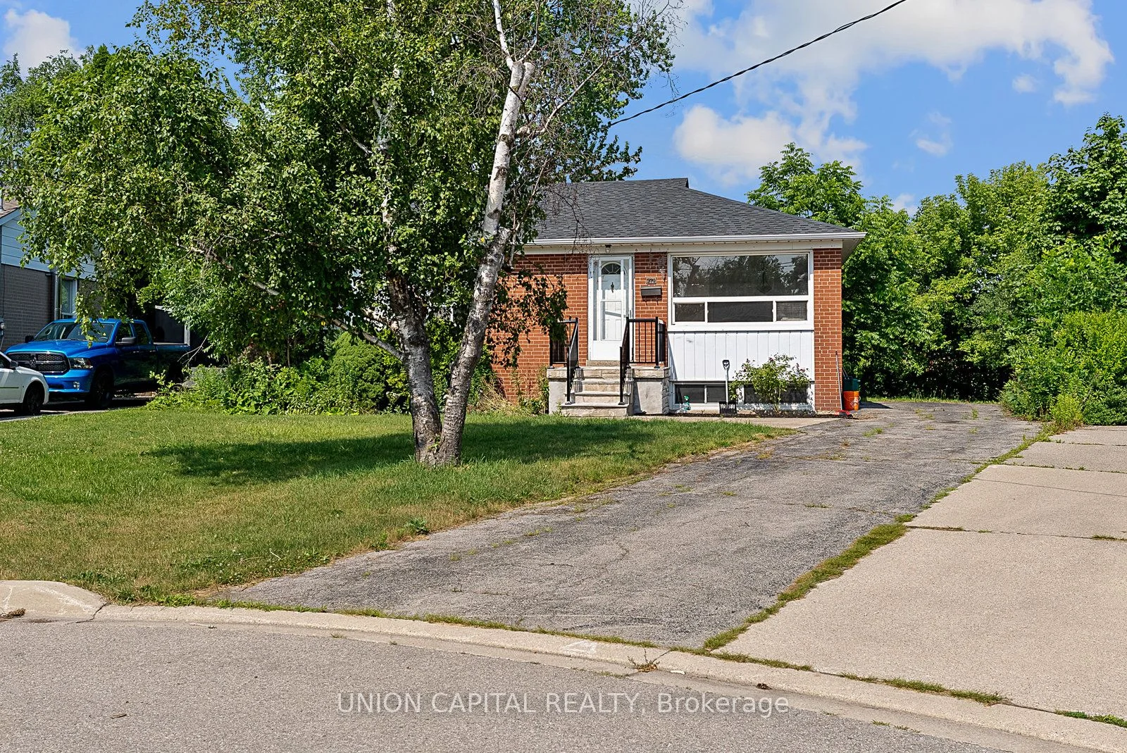 379 Tamarack Circle LOWER, Oakville, ON L6K 2N1