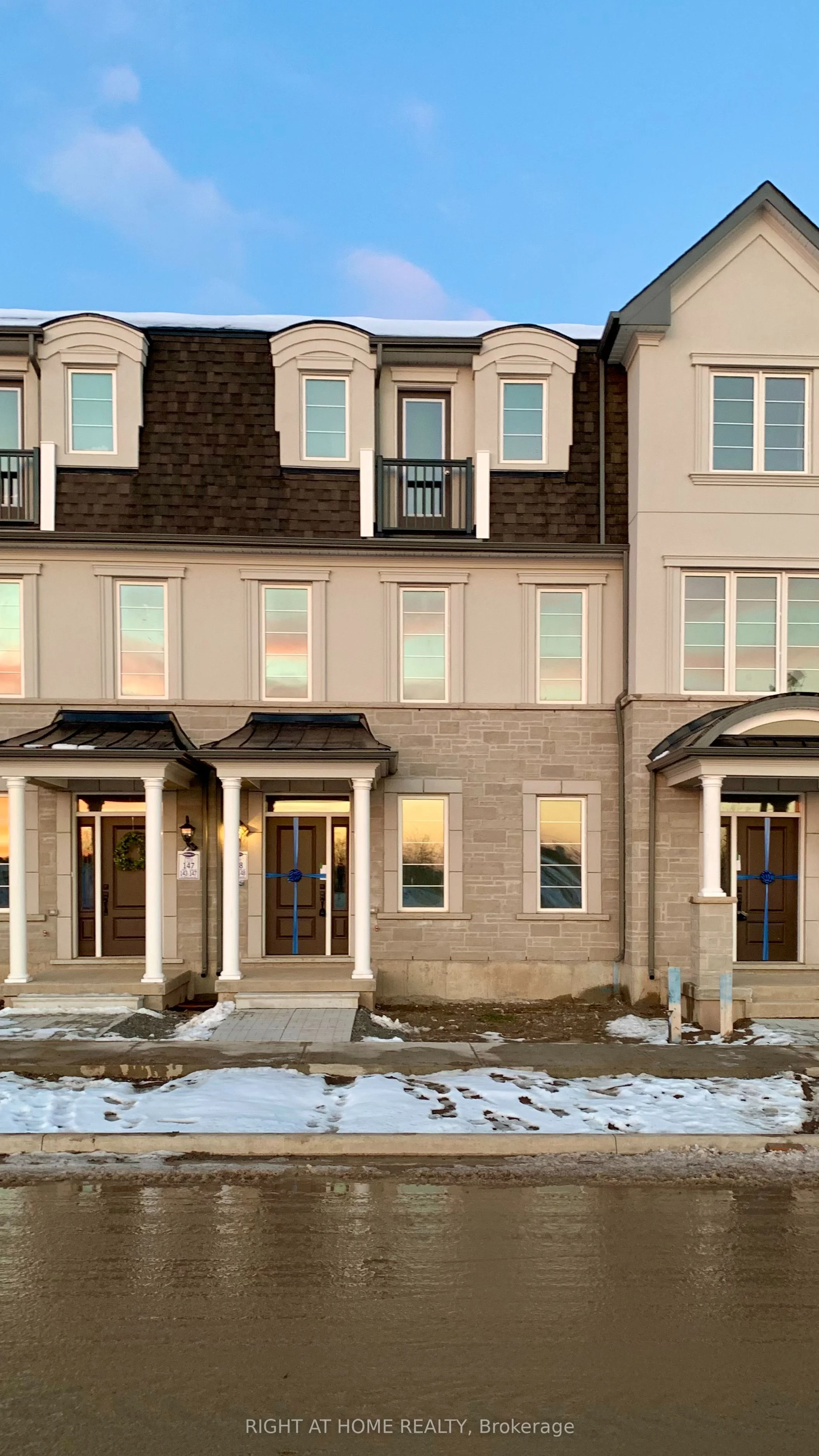 3099 William Cutmore Boulevard, Oakville, ON L6H 3S1