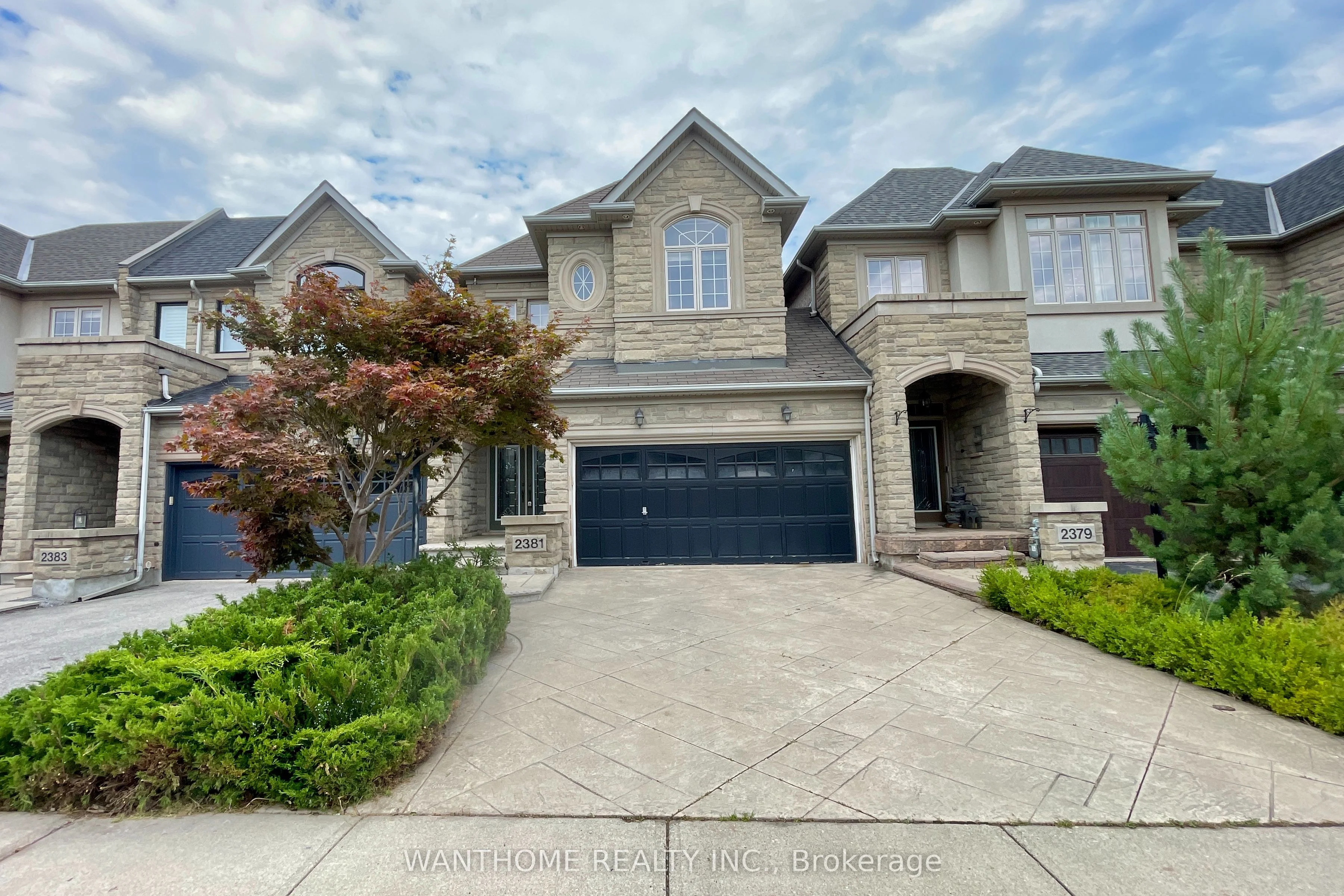 2381 Wasaga Drive, Oakville, ON L6H 0B7