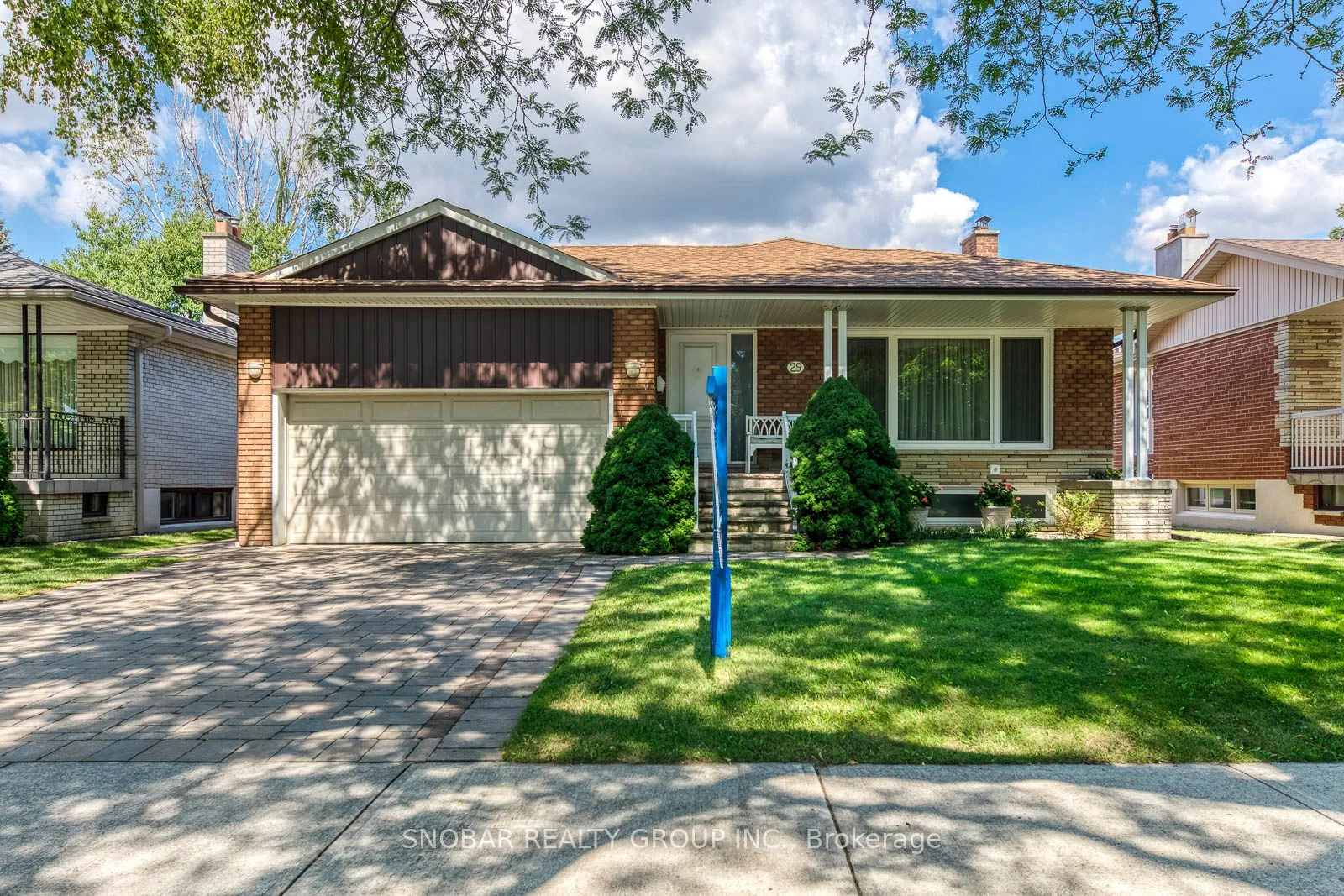 29 Woodpark Road, Toronto W09, ON M9P 1L9