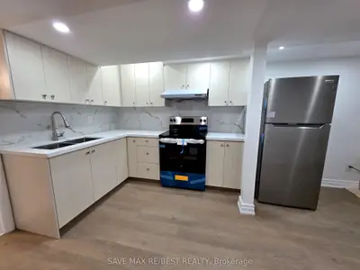Att/Row/Townhouse in Brampton
