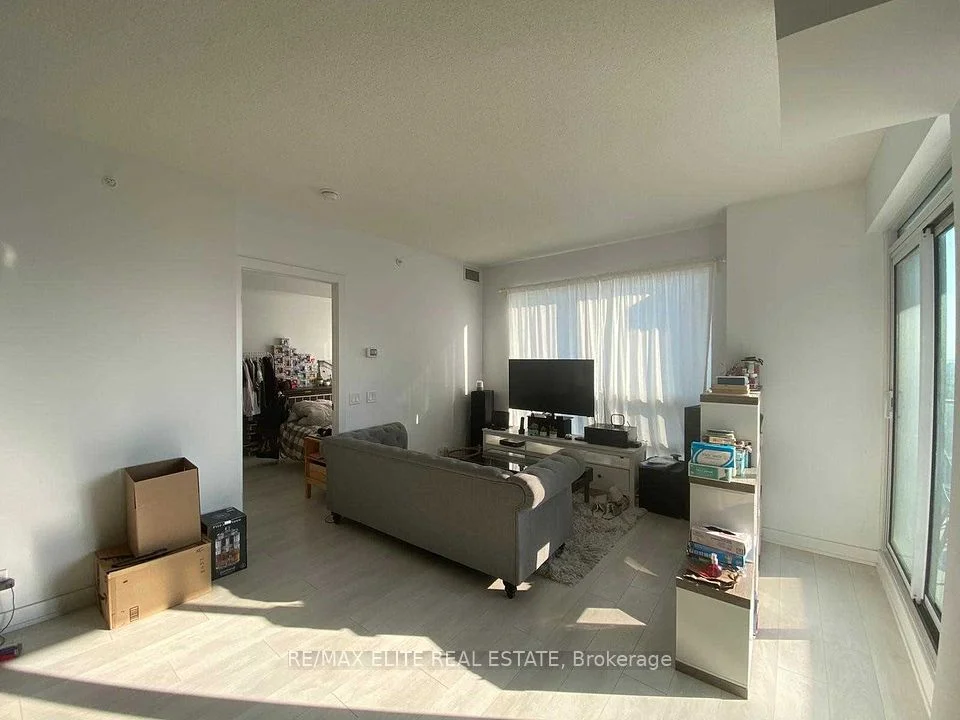 2220 Lakeshore Boulevard W 2502, Toronto W06, ON M8V 1A4