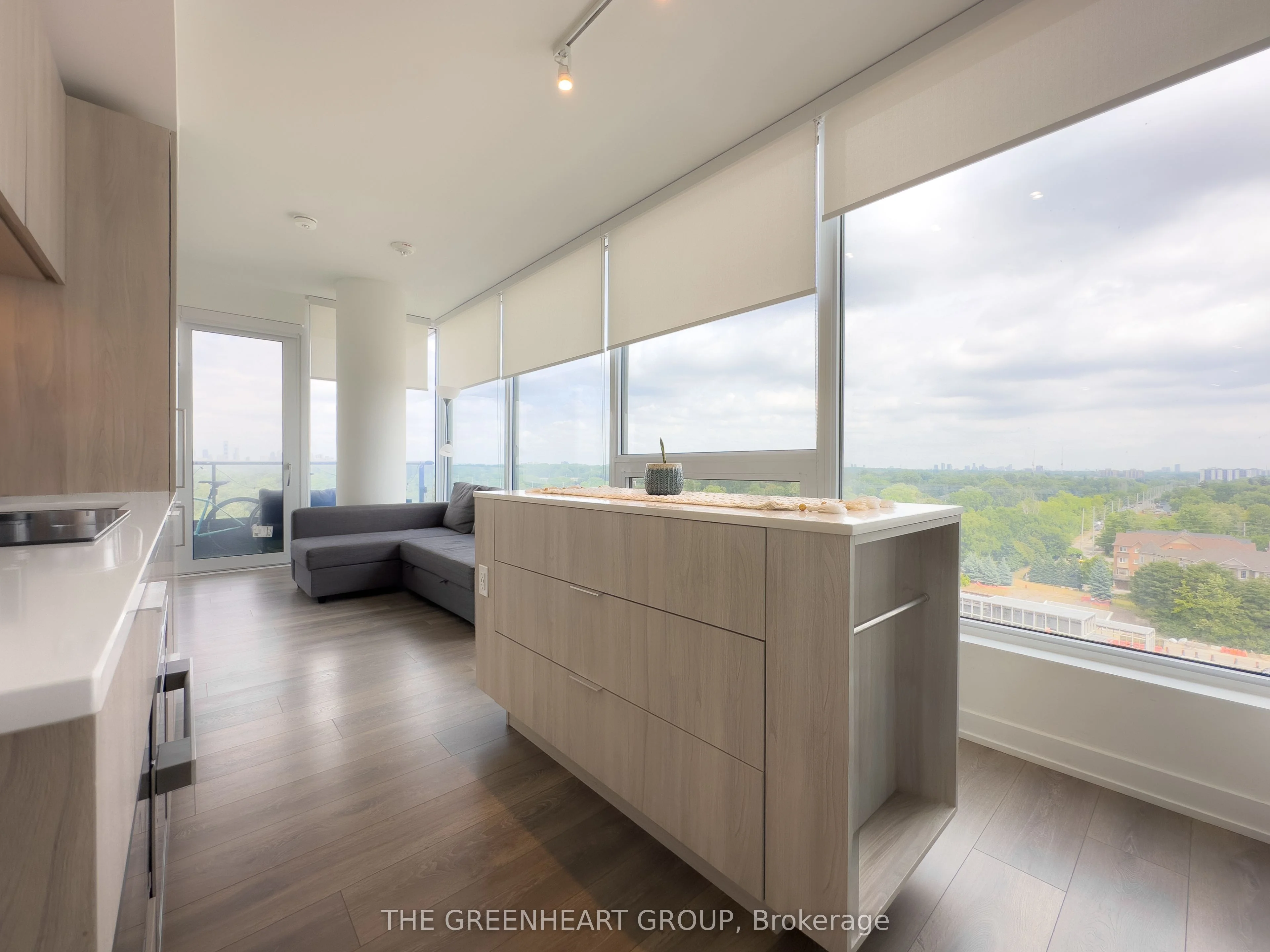 28 Ann Street 917, Mississauga, ON L5G 0E1