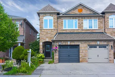 Semi-Detached in Mississauga