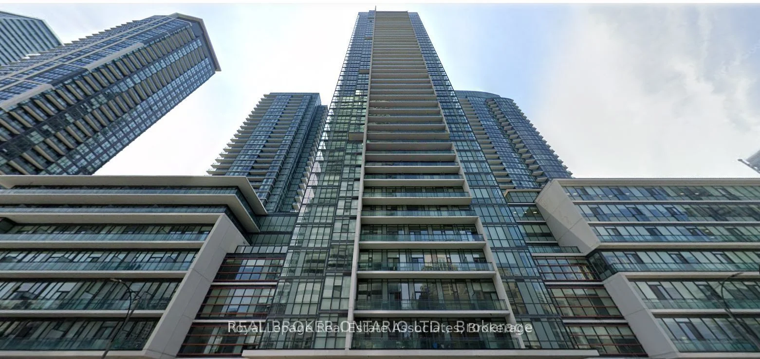 4403 Confederation Parkway 4070, Mississauga, ON L5B 0E9