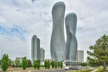 Condo Apartment in Mississauga