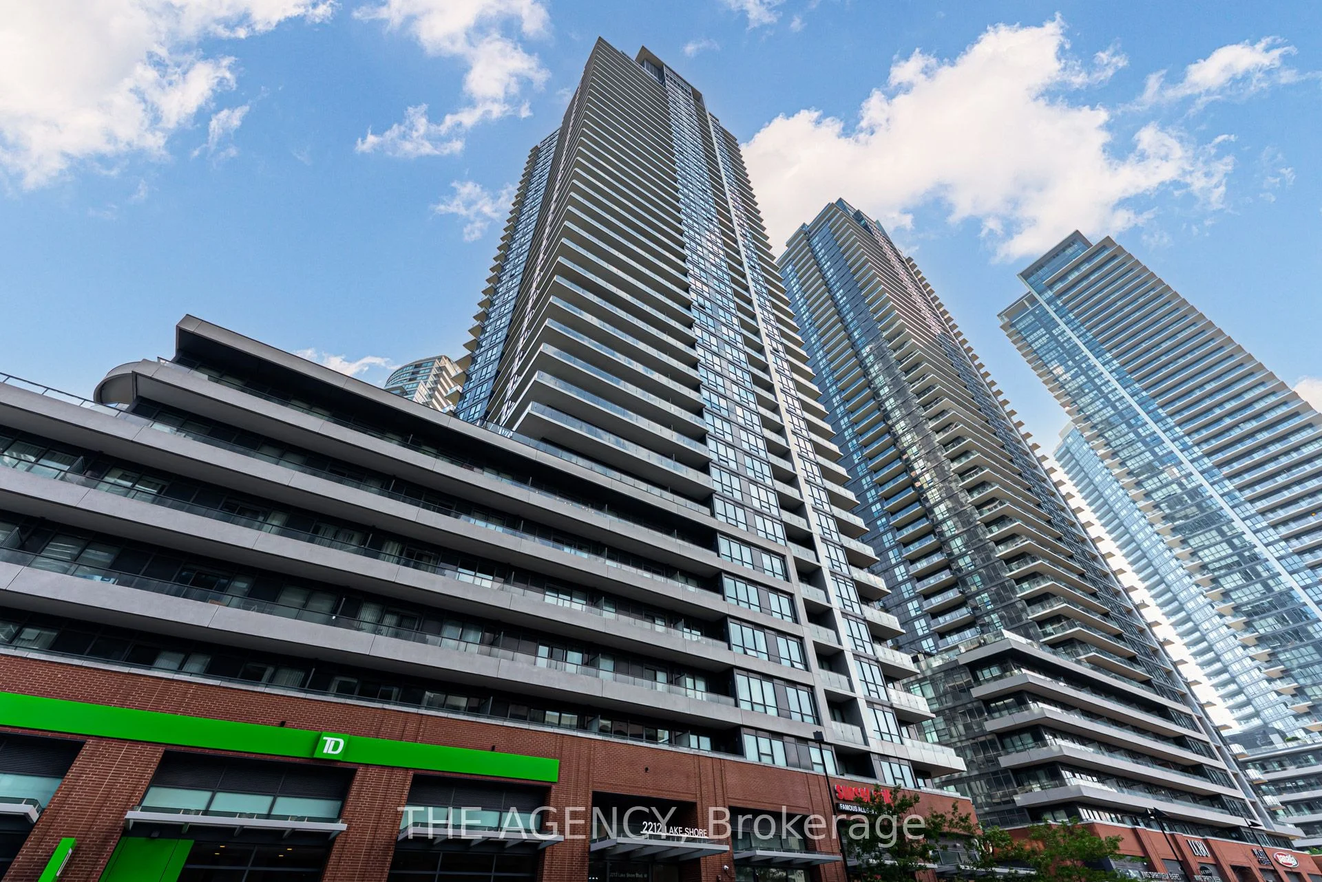 2212 Lake Shore Boulevard 815, Toronto W06, ON M8V 0C2