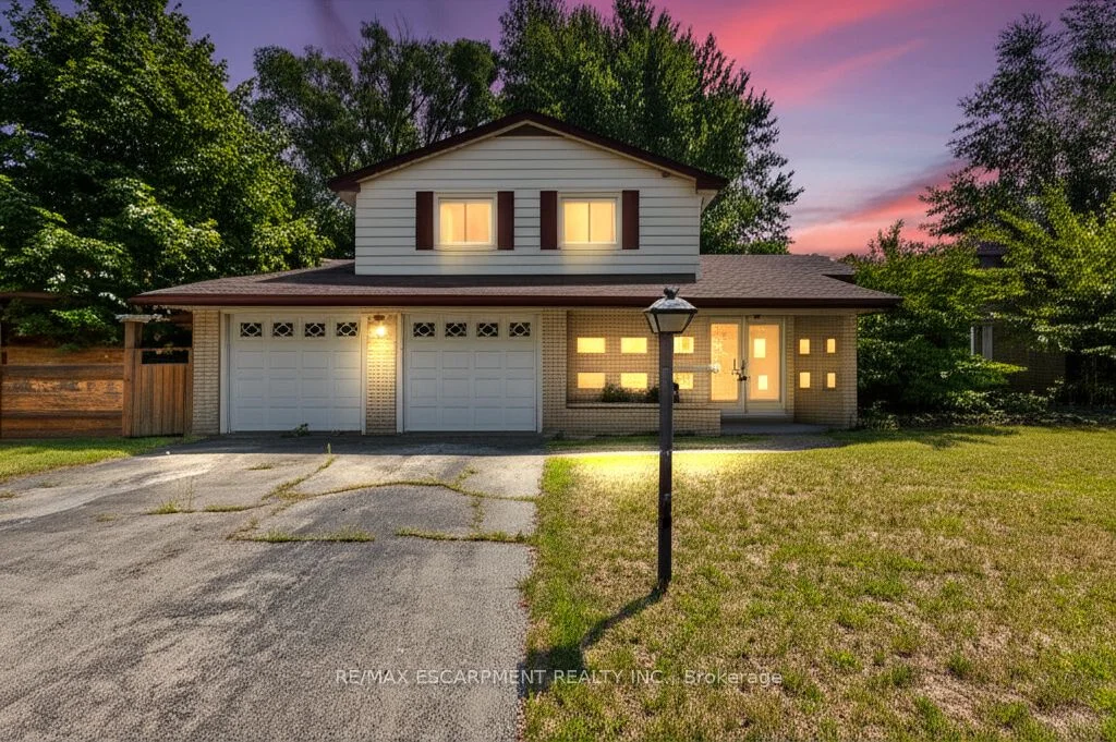 3050 Woodward Avenue, Burlington, ON L7N 2M2