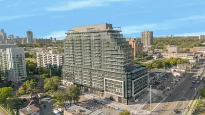 Condo Apartment in Mississauga