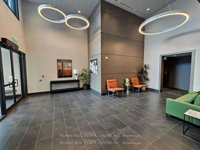 Condo Apartment in Mississauga