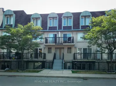Condo Townhouse in Toronto