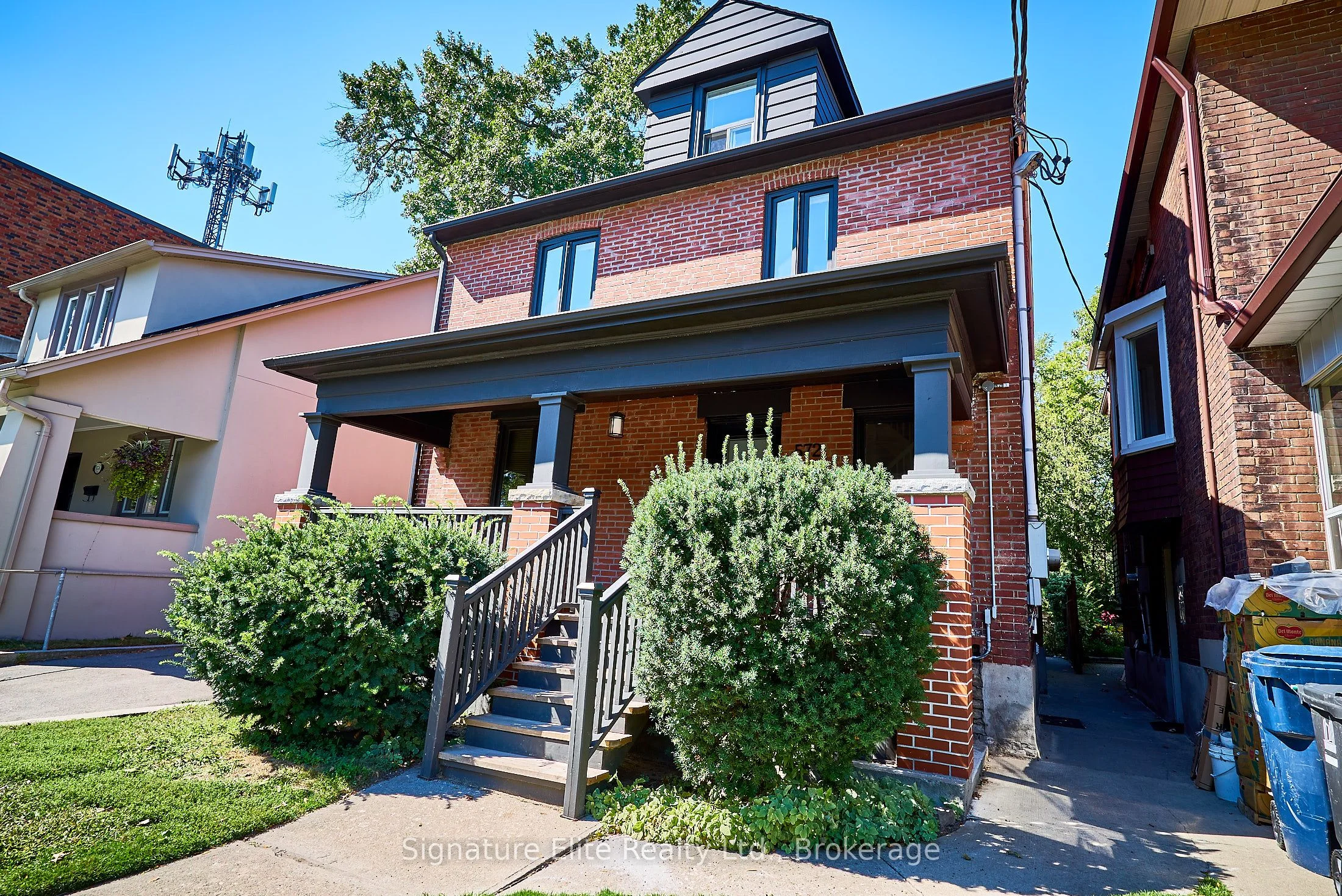572 Runnymede Road 2, Toronto W02, ON M6S 2Z7