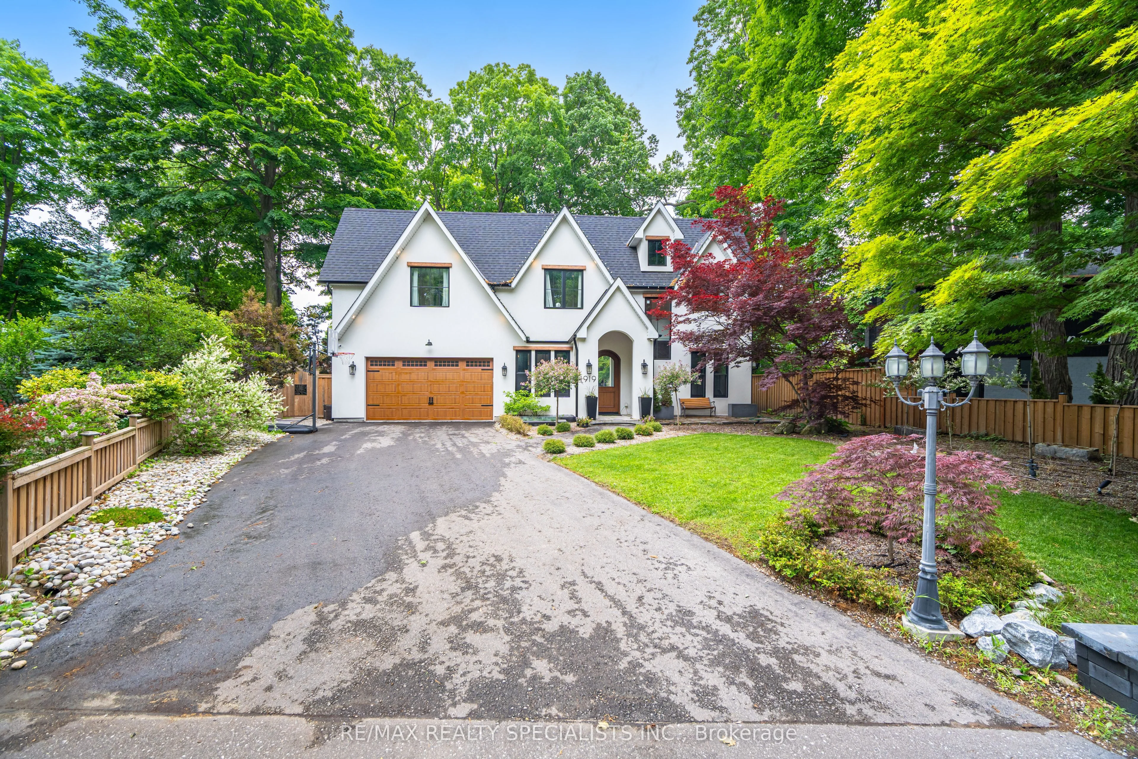 1919 Delaney Drive, Mississauga, ON L5J 3L2