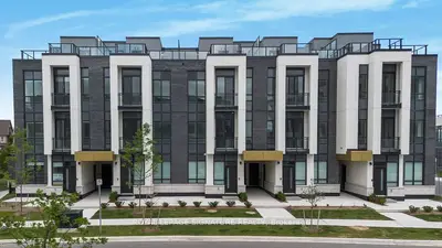 Condo Townhouse in Oakville