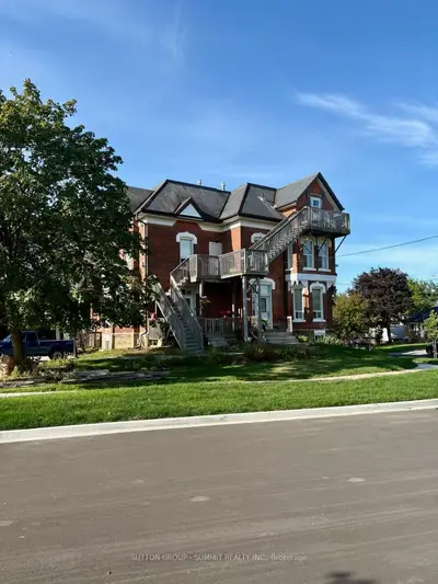 Condo Apartment in Halton Hills