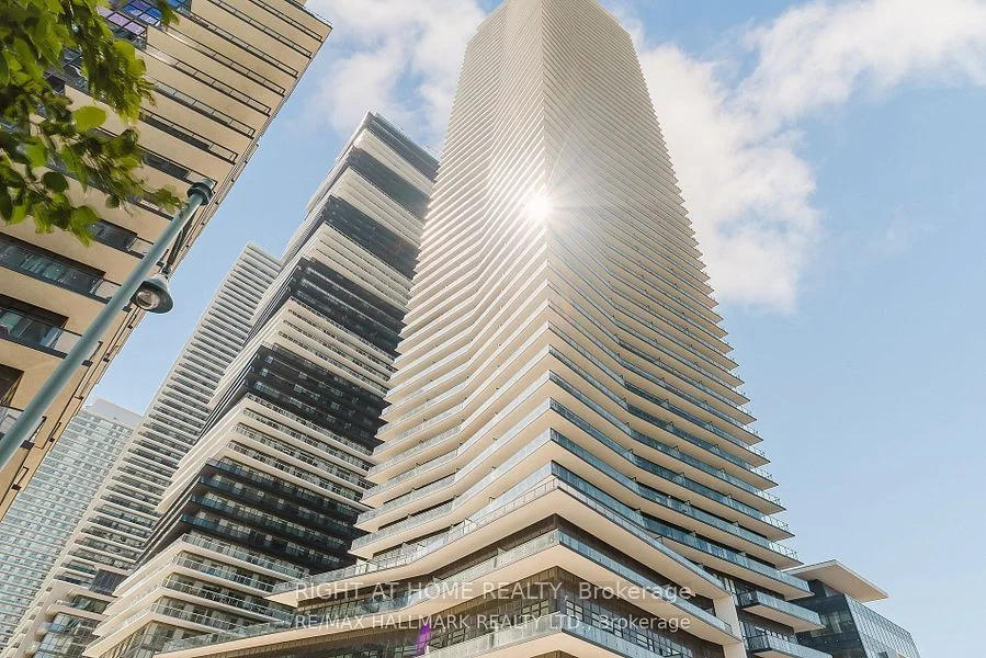 38 ANNIE CRAIG Drive 3803, Toronto W06, ON M8V 0G9