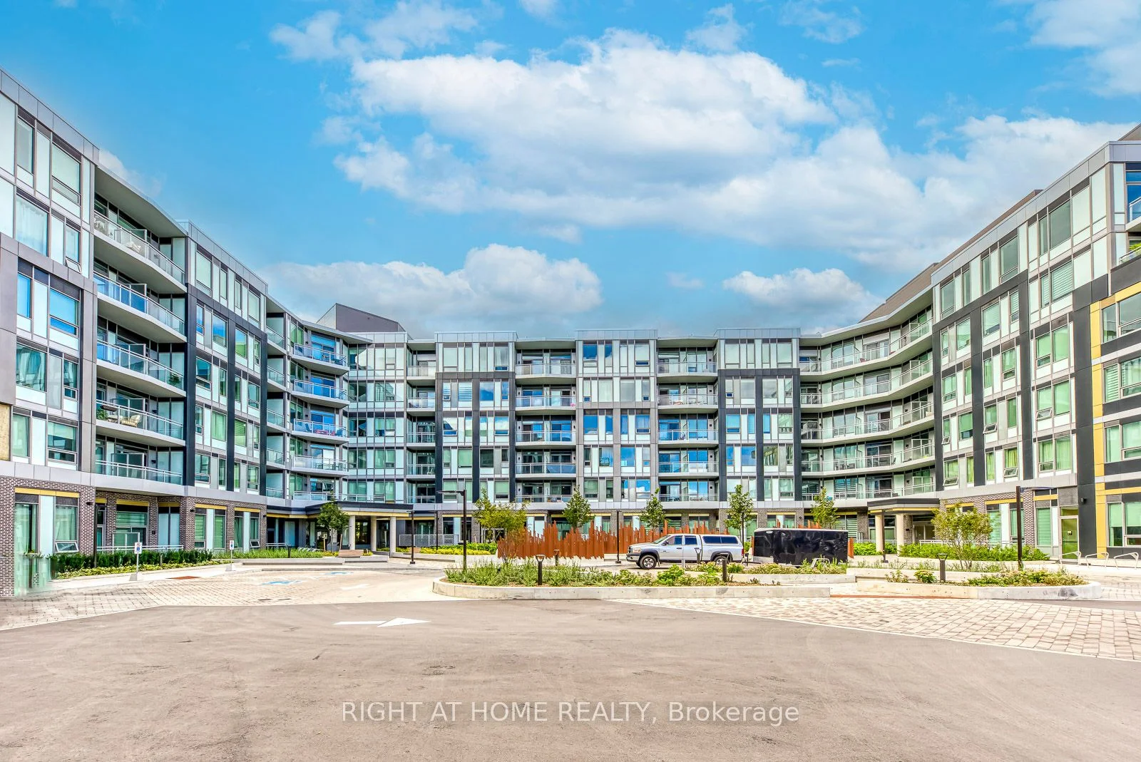 Condo Apartment in Oakville