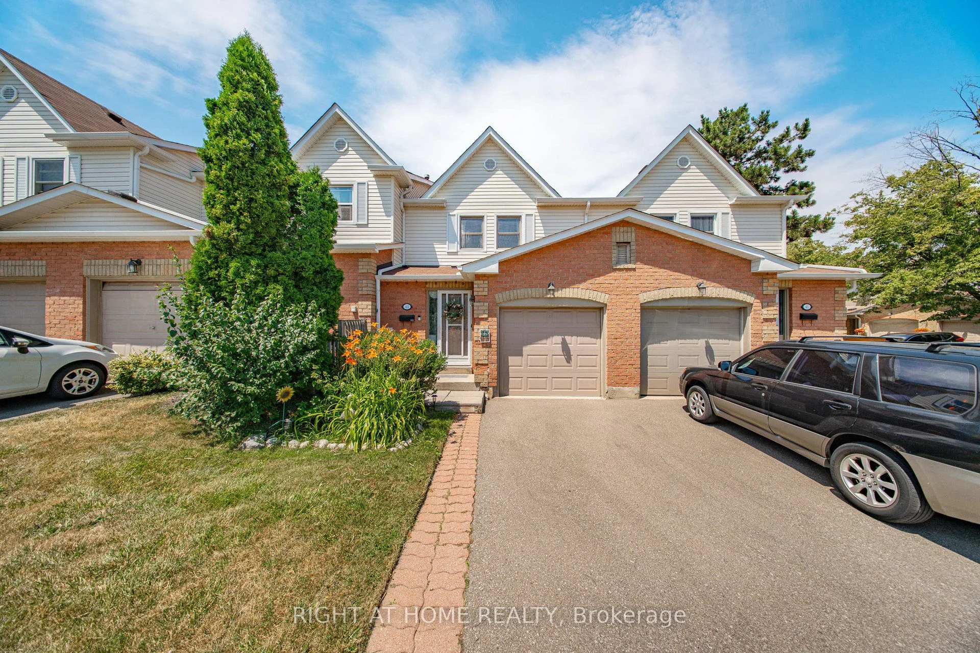 2355 Fifth Line W 42, Mississauga, ON L5K 2M8