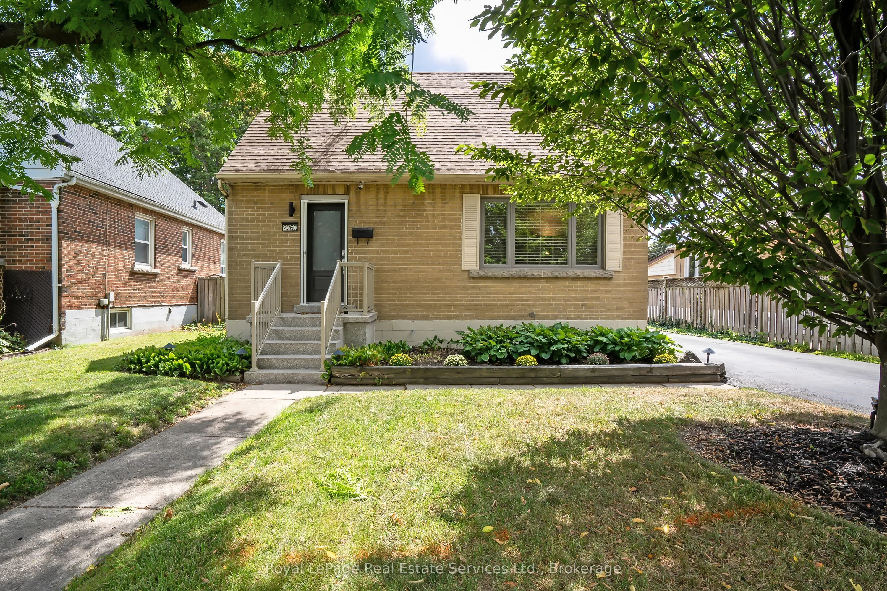 2260 New Street, Burlington, ON L7R 1J3