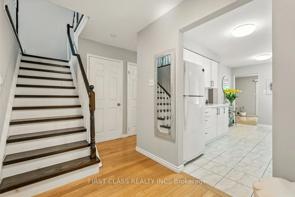 5053 Rundle Crescent, Mississauga, ON L5M 4A4