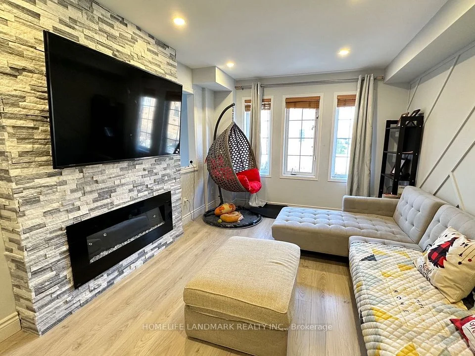 601 Shoreline Drive N 8, Mississauga, ON L5B 4K3
