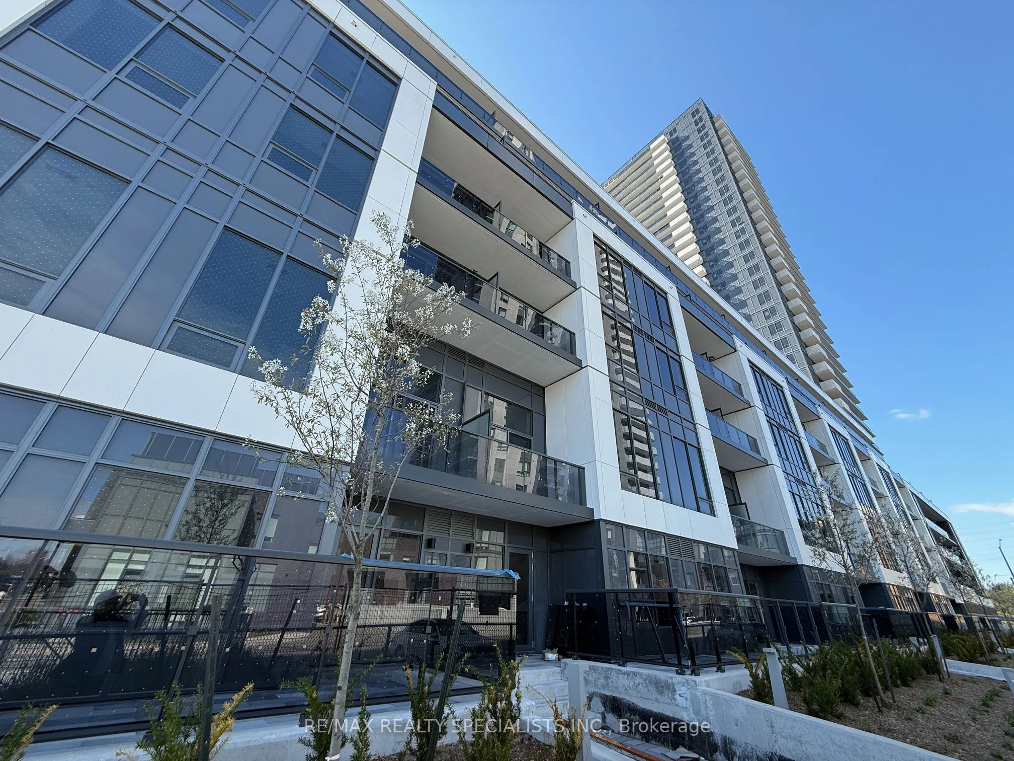 5105 Hurontario Street 3203, Mississauga, ON L4Z 3X7