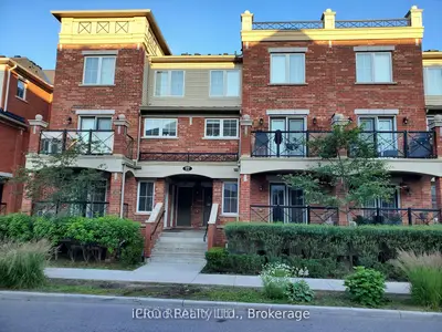 Condo Townhouse in Oakville